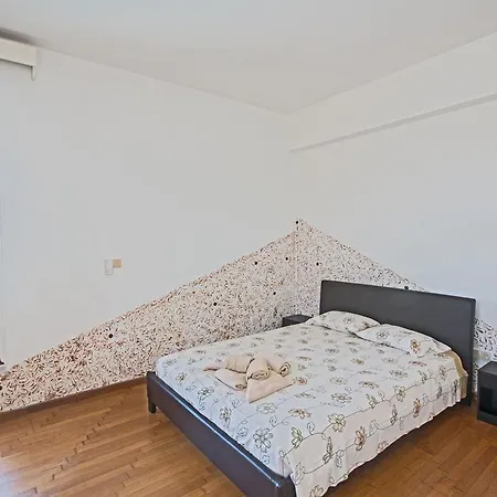 別荘 Napa Nissi House アヤナパ