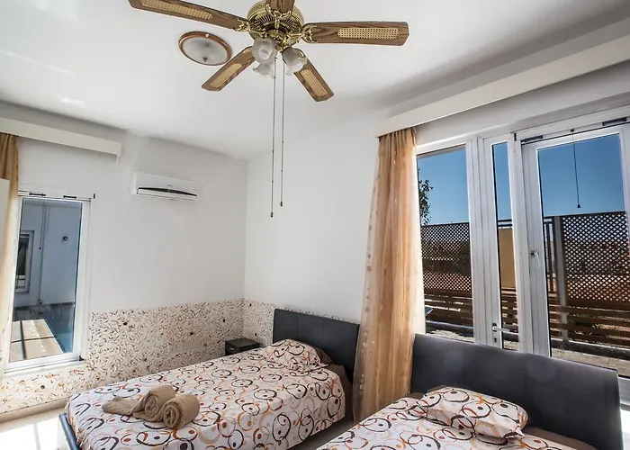 Napa Nissi House アヤナパ