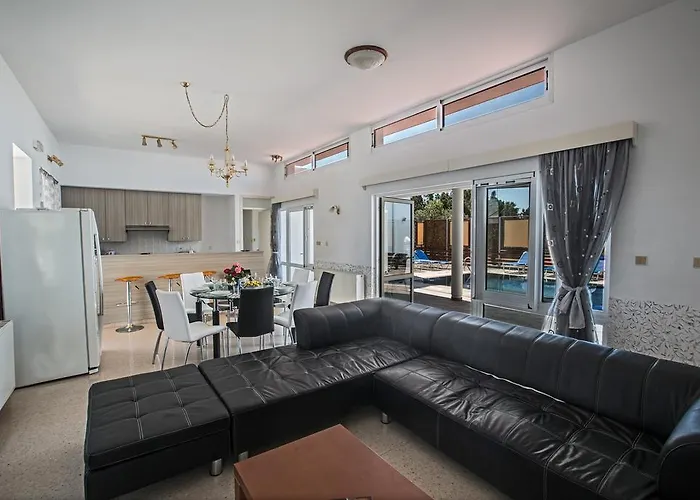 別荘 Napa Nissi House アヤナパ